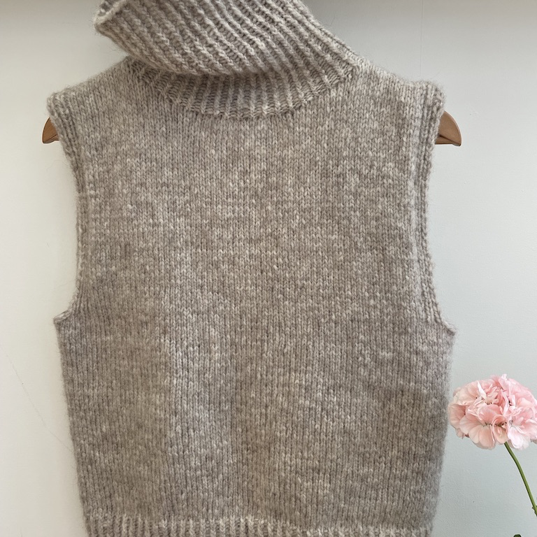 Vest med høj hals